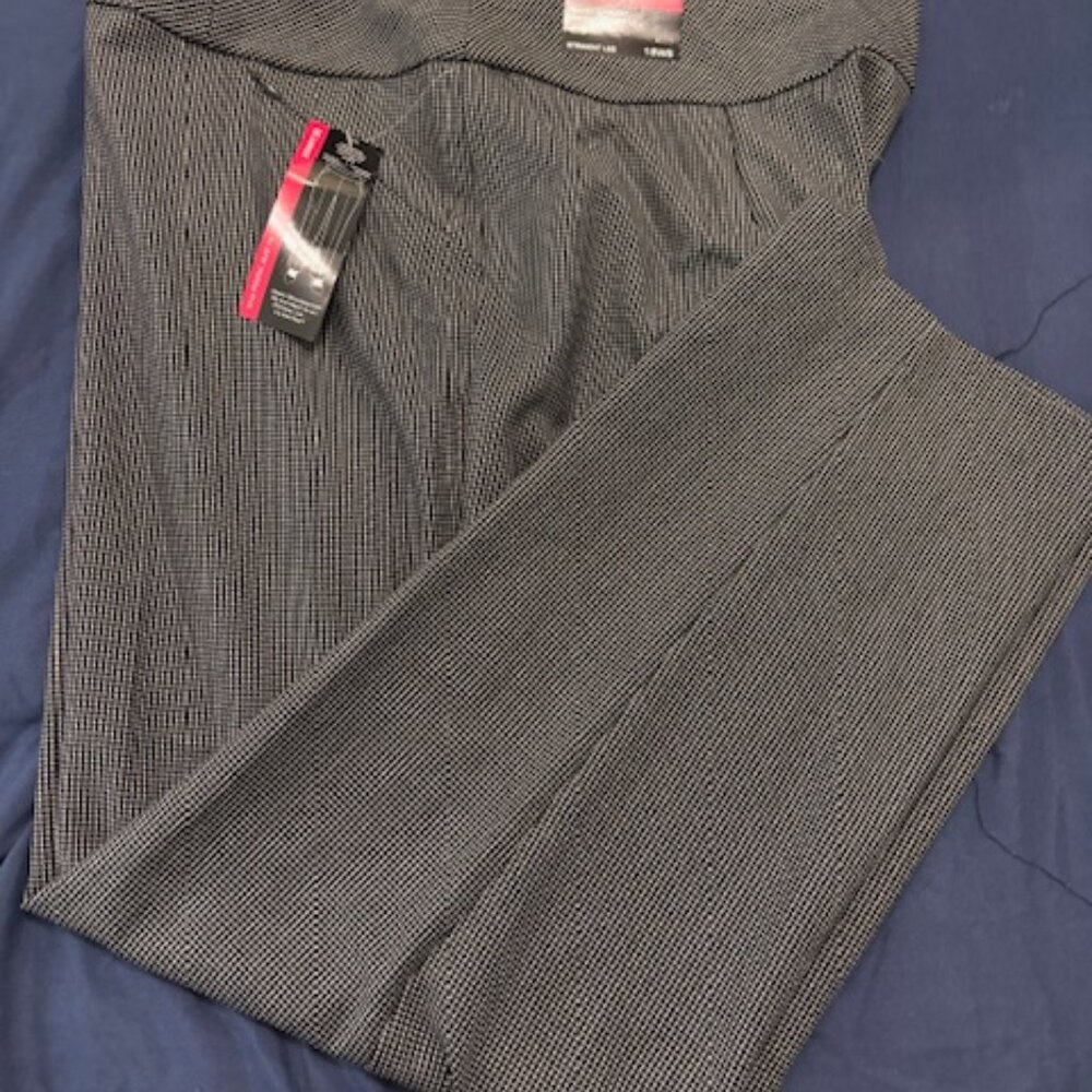 Investments NWT Black Check Slimming Pull-on Straight Leg Pants 18WShort - Picture 1 of 7